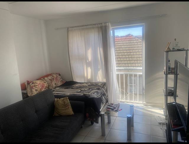 1 BEDROOM APARTMENT FOR SALE IN TOWNSEND ESTATE
